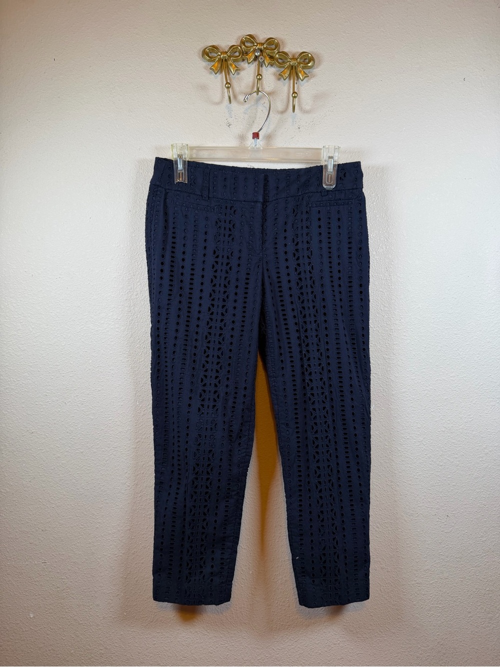 LOFT Marisa The Riviera Navy Eyelet Cropped Pants. Size 2P